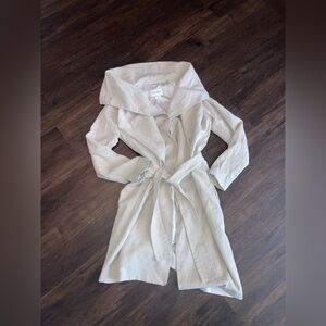 Club Monaco Elegant Cream Women's Trench Coat